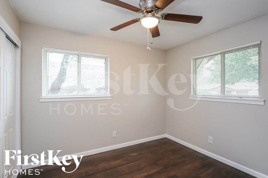 Building Photo - 7640 Ryan Ridge Dr