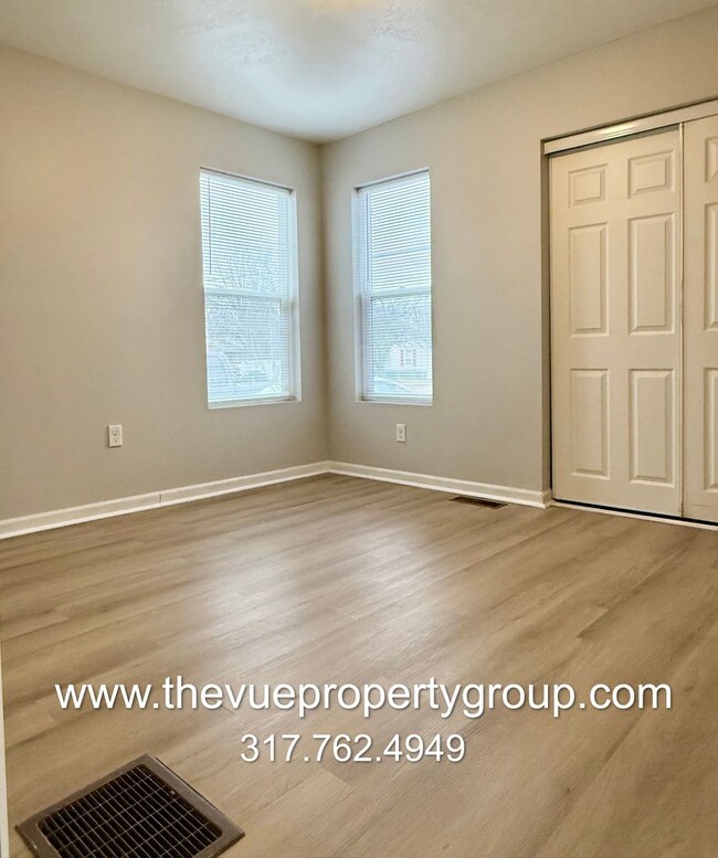 Building Photo - DEPOSIT MOVES YOU IN! Pay no rent until Ma...