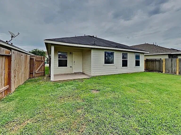 Building Photo - 8562 Chaletford Dr