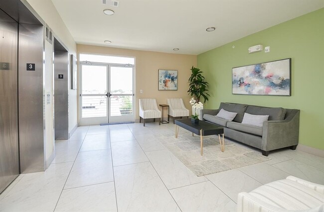 Building Photo - 6955 Turtlewood Dr