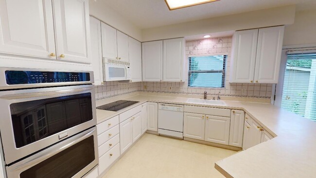 Building Photo - 6498 Ringsend Ct