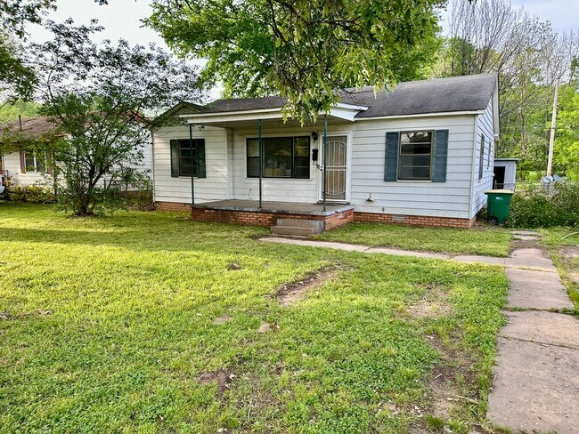Primary Photo - 10 Spear Rd