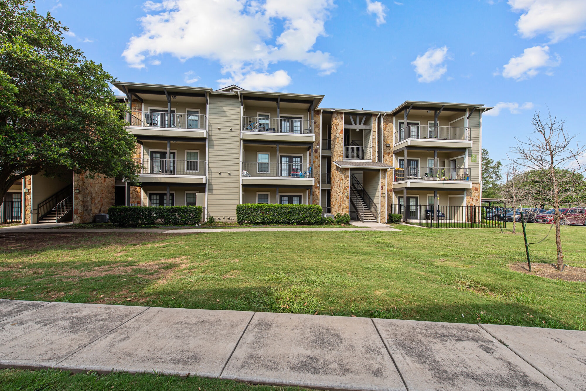 Building Photo - Springmarc