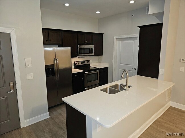 Building Photo - 610 Ayer Rd