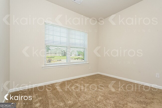 Building Photo - 7000 Pinehurst Way N