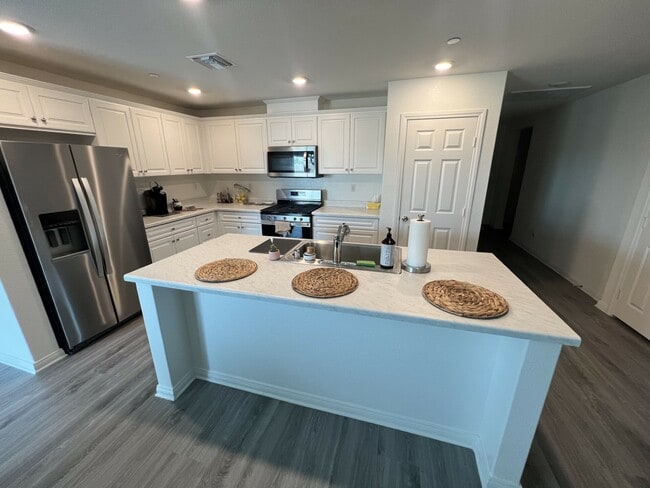 Building Photo - 27779 Via Santa Catarina