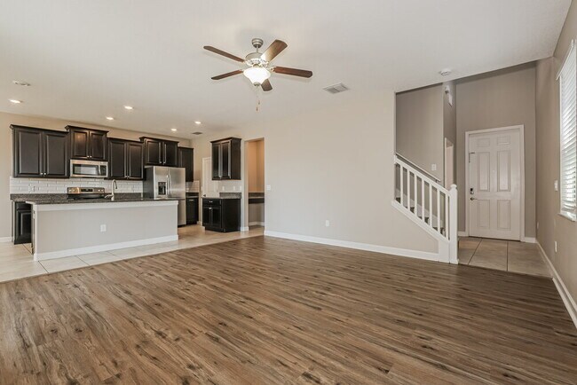 Building Photo - 9935 Ivory Dr