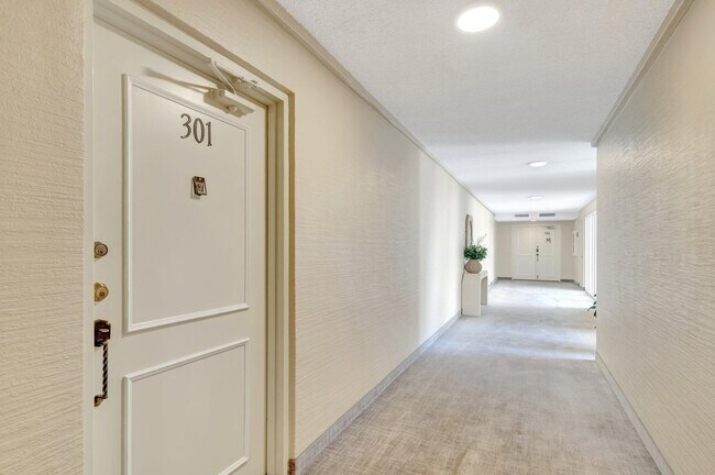 Building Photo - 3520 S Ocean Blvd