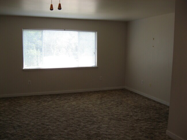 living room - 2243 Hillcrest