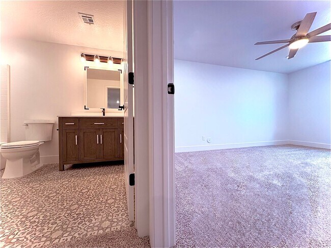 Building Photo - FREE: WiFi, Lawn care and Water softener!!