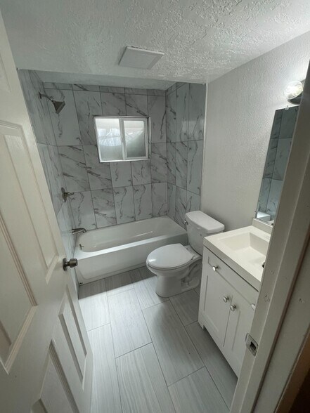 Building Photo - 2861 Cayenne Dr