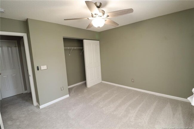 Building Photo - 137 Palmdale Ct