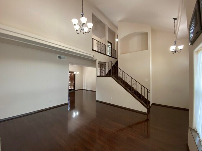 Building Photo - 7700 Oak Landing Drive