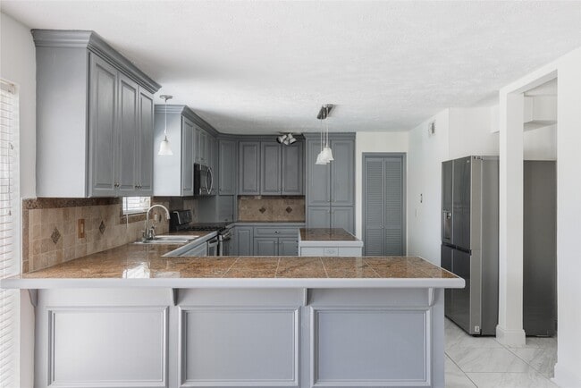 Building Photo - 1210 Westgreen Blvd