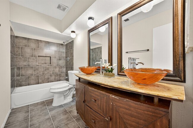 Building Photo - 6822 Dusty Dawn Dr