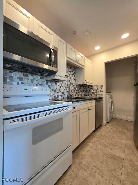 Building Photo - 2845 Winkler Ave