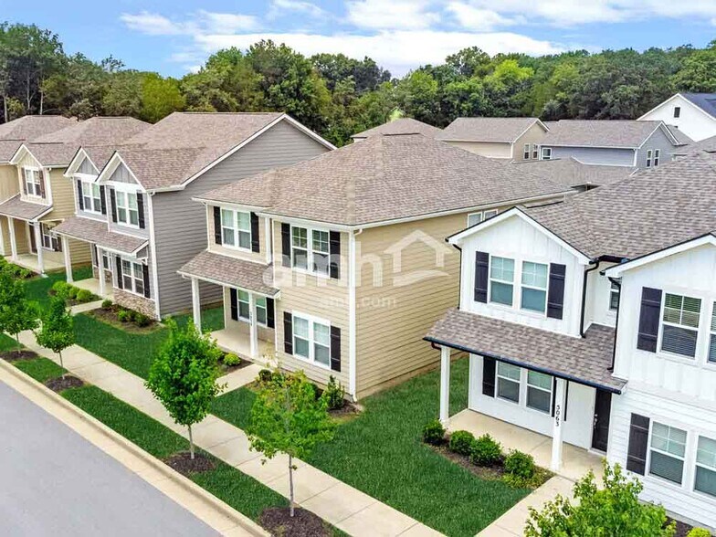 Building Photo - 5310 Lake Maxwell Dr