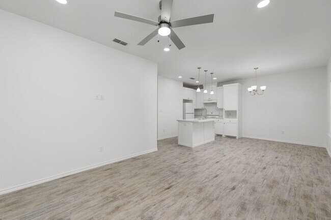 Building Photo - 2325 N Vly Cir