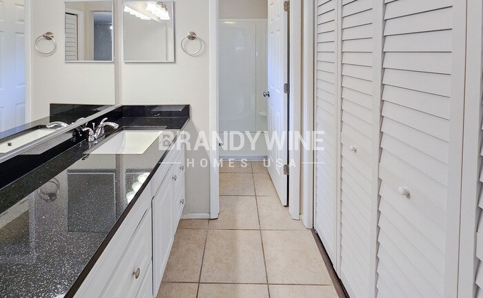 Building Photo - 737 Country Shire Ln