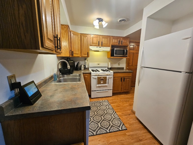 Building Photo - 619 Sandy Beach Court