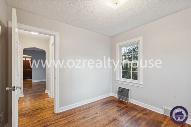 Building Photo - 4114 S Detroit Ave