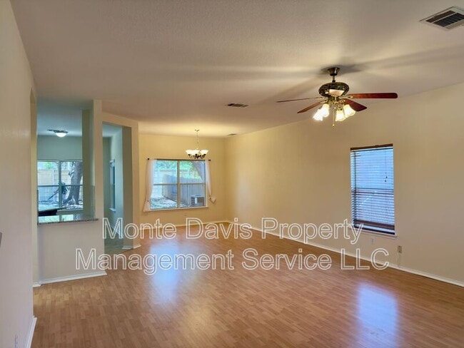 Building Photo - 1206 Devil Ridge