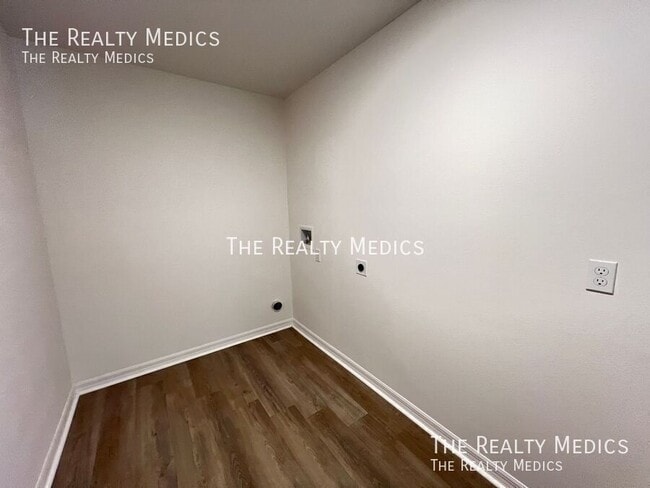 Building Photo - 3530 E Glenn St