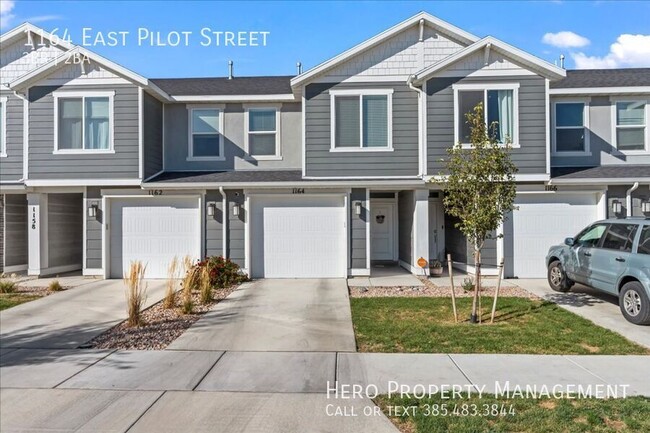 Primary Photo - Fantastic Gorgeous Townhome! HALF OFF FIRS...