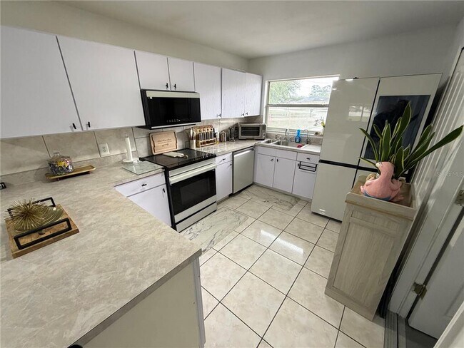 Building Photo - 305 Michigan Pl