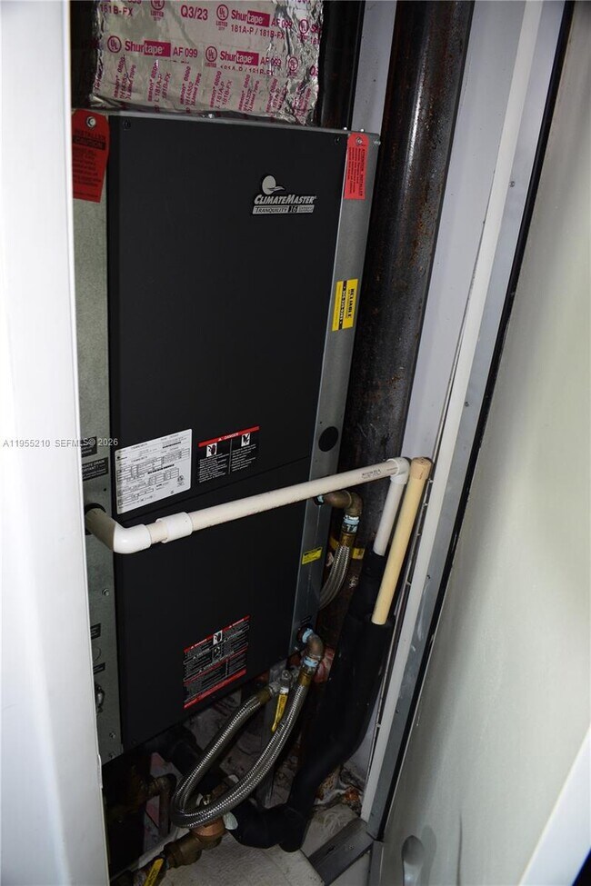 Building Photo - 253 NE 2nd St