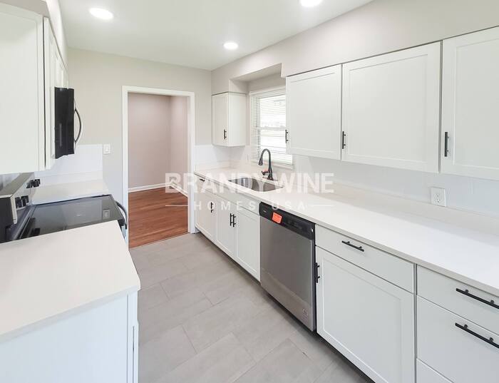 Building Photo - 1822 Dearing Rd