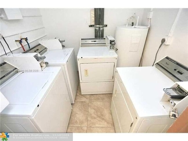 Building Photo - 410 SE 2nd St