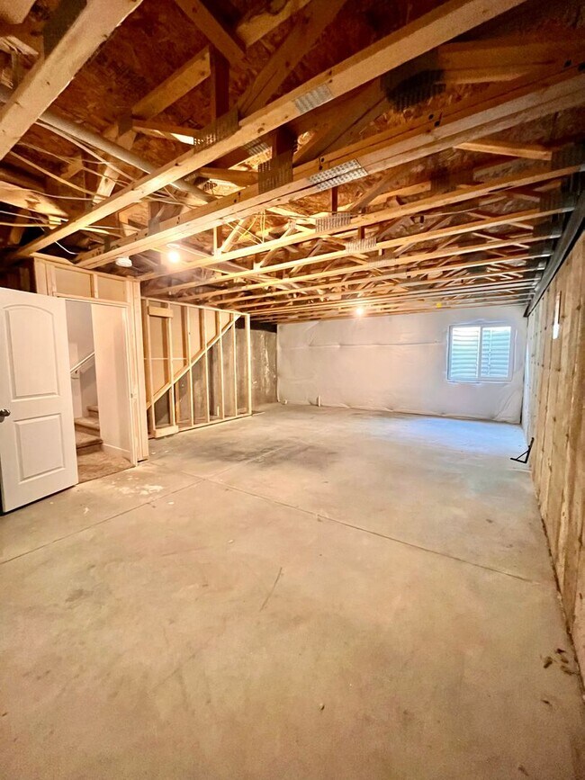 Building Photo - 3 Bedroom / 2.5 Bath Condo with 1 car attached garage in Fossil Lake Subdivision in Fort Collins, CO