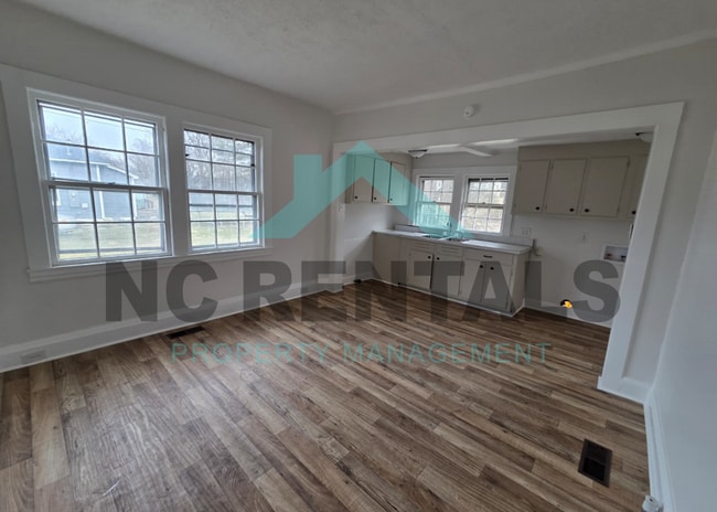 Building Photo - 1318 Front St