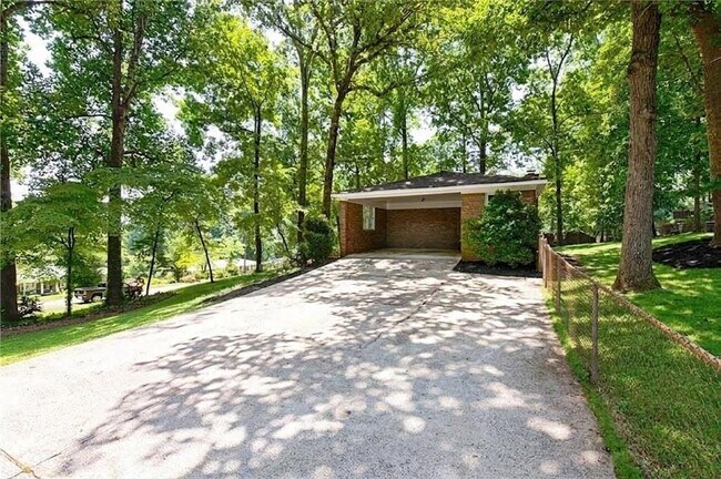 Building Photo - 3979 Potomac Dr NW