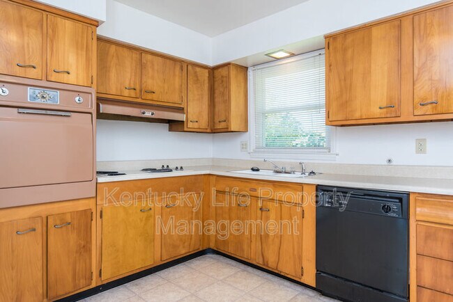 Building Photo - 104 Greenbriar Rd