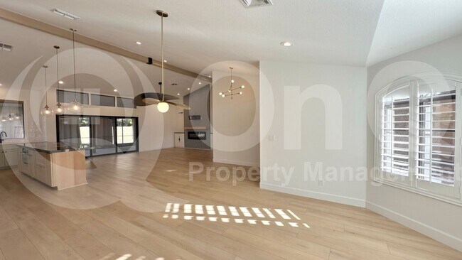 Building Photo - 214 N Silverado St