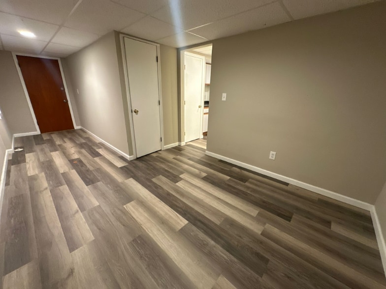 Building Photo - 338 N Main St