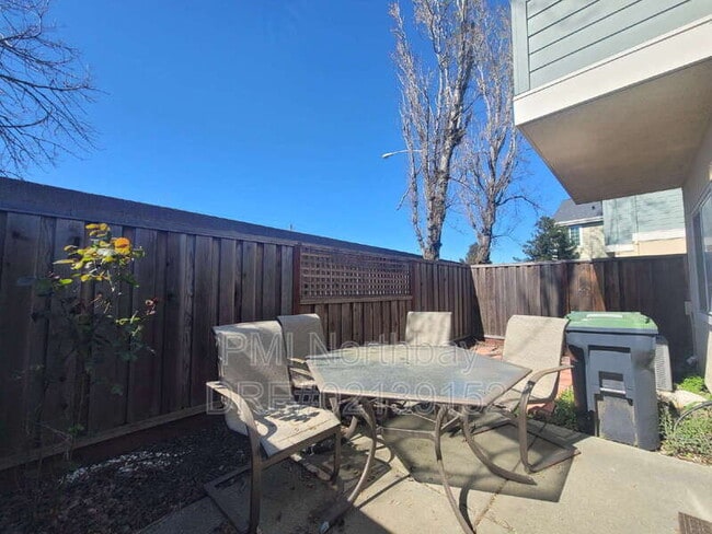 Building Photo - 68 Manchester Dr