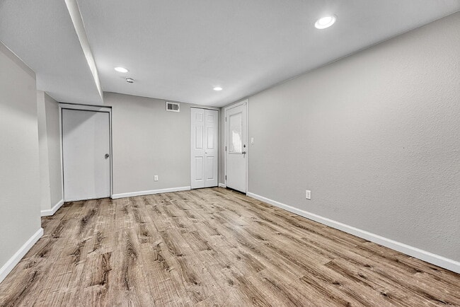 Building Photo - $1,240.95 -  1 bed, 1 bath Condo in Denver.