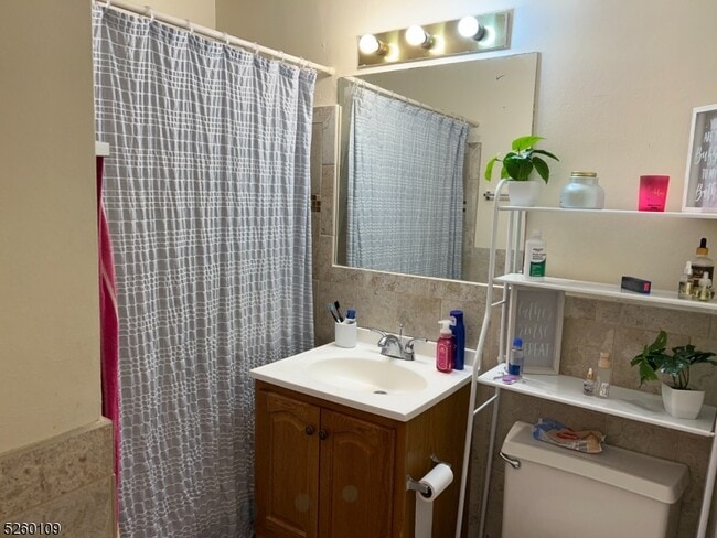 Building Photo - 285 Aycrigg Ave