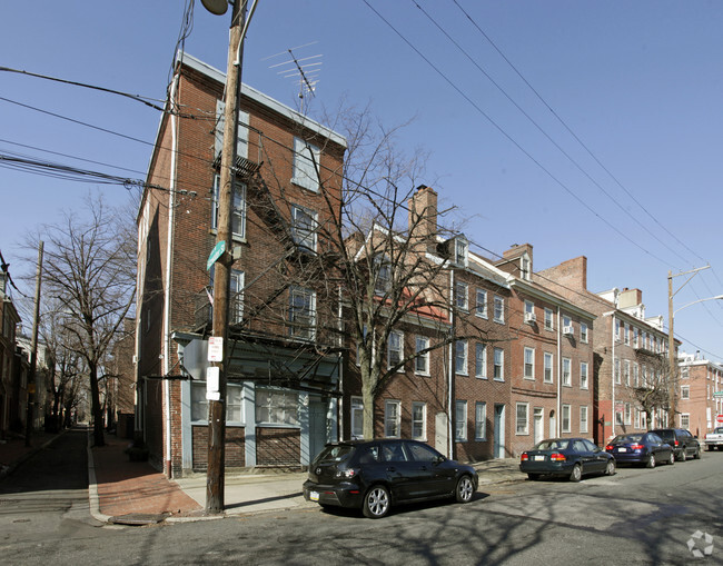 Building Photo - 752 S Front St