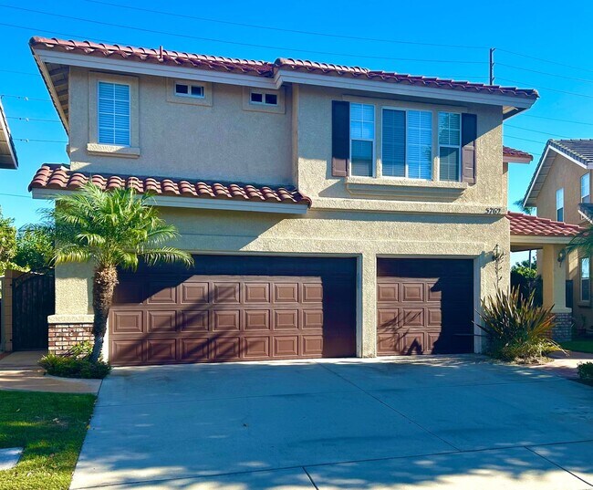 Building Photo - Spacious 4-Bedroom/2.5-Bath Home with Char...