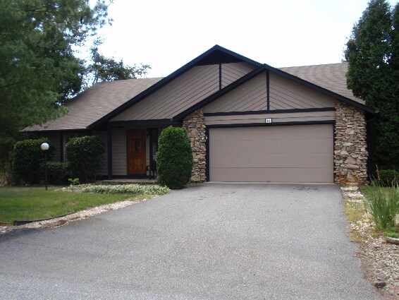 Primary Photo - 10 Josie Ln