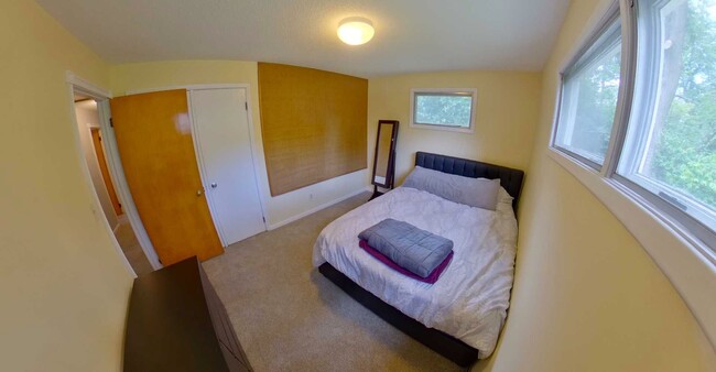 Building Photo - 3D Tour Available - Garage Parking + Sun R...