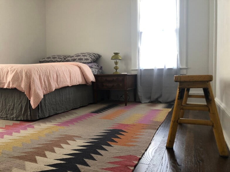 Building Photo - 9 Oak St