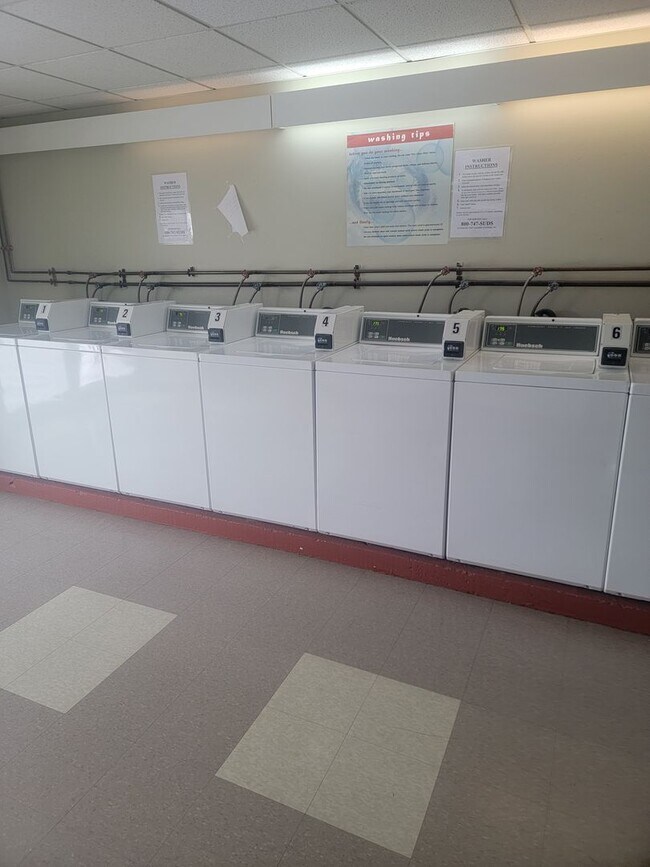 Building Photo - Studio Available Near North Quincy T With Parking