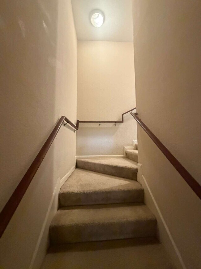Building Photo - Luxurious 3-Bedroom Condo in Panama City, FL with Spacious Layout and Modern Amenities!