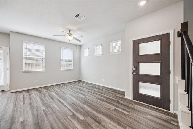 Building Photo - 1514 Lakeline Oak Dr