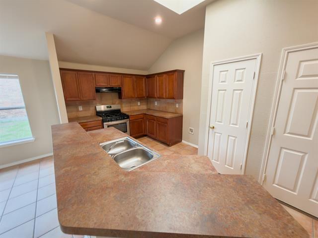 Building Photo - 102 Galloping Trail